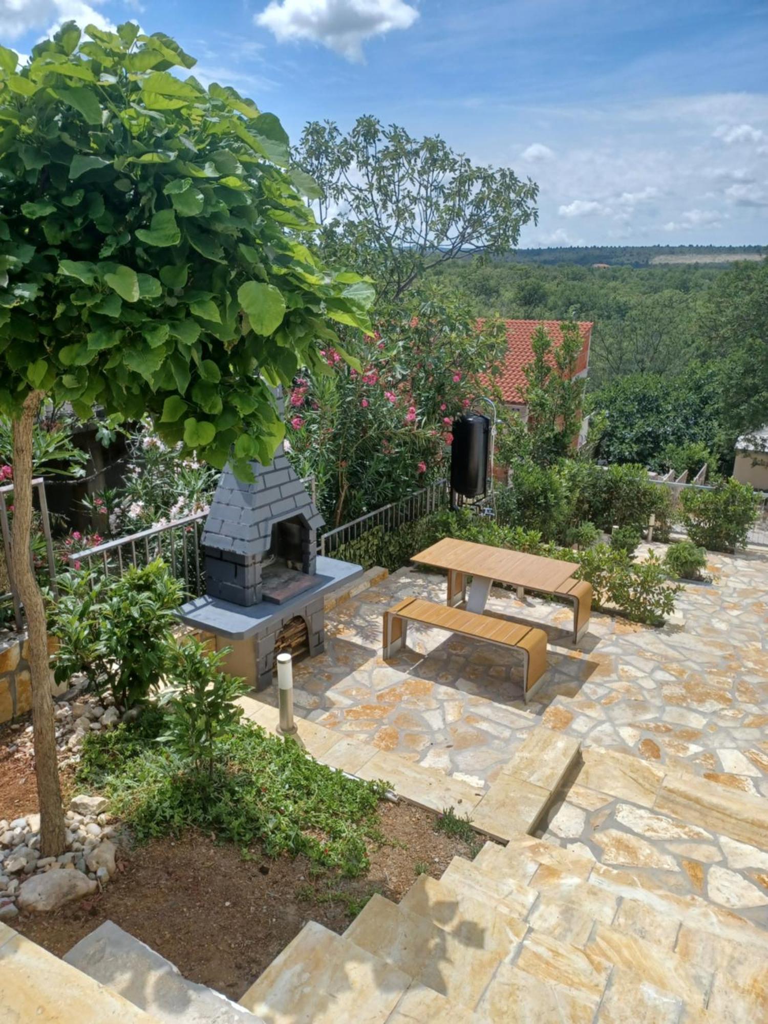 Apartmani Ana - Meka Draga Obrovac Exterior foto